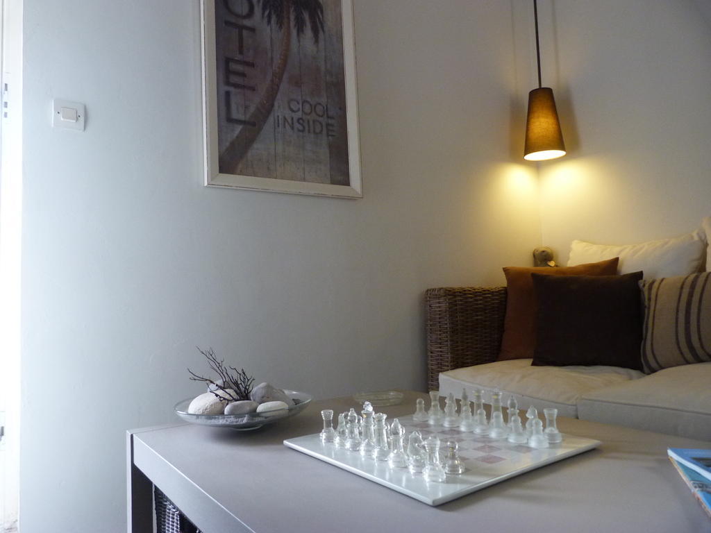 Les Persiennes Hotel Saintes Eksteriør billede