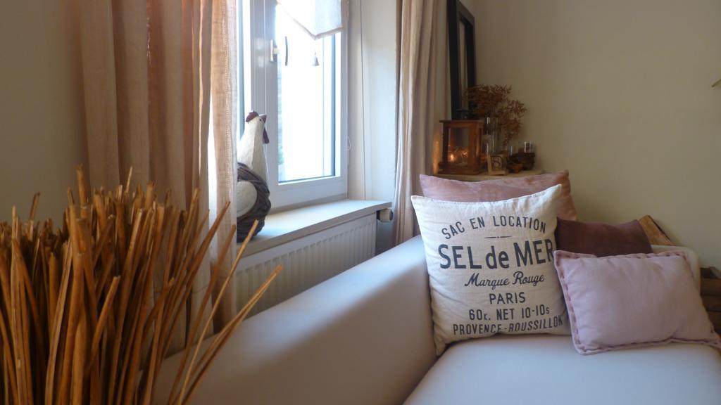 Les Persiennes Hotel Saintes Eksteriør billede